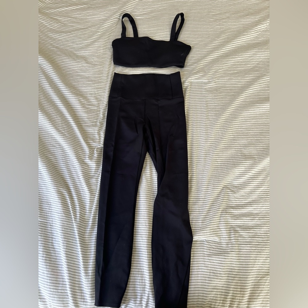 Vuori Black Set